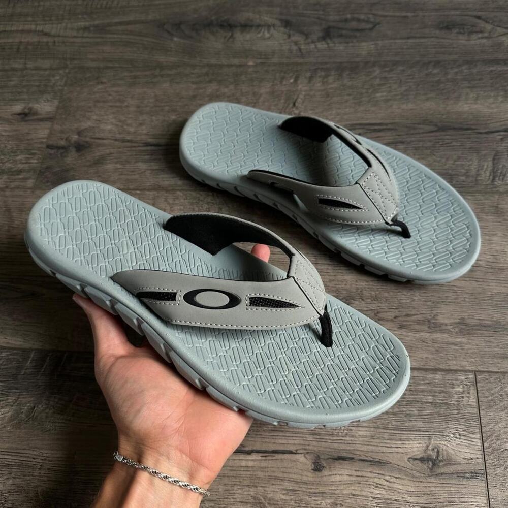 Vintage Y2K Tactical Grey Silver Oakley Software Flip Flops